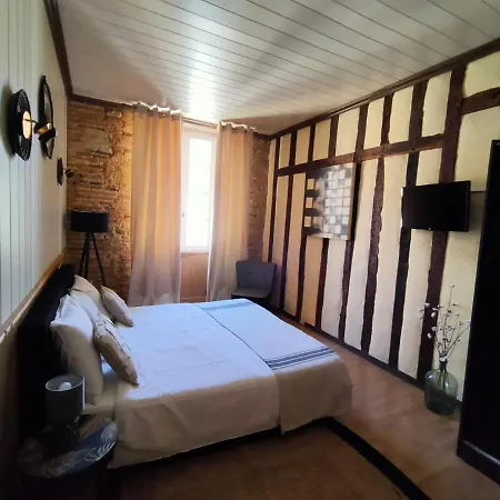 Bed & Breakfast Cafe De France