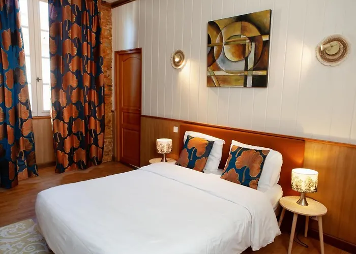 Cafe De France Bed & Breakfast