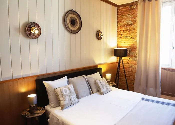 Cafe De France Bed & Breakfast Eauze